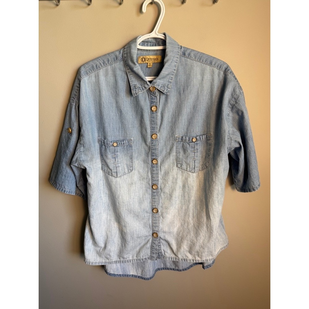 Democracy Women's Shirt XL Light Wash Chambray Ombre Roll Tab Boho Casual Top
